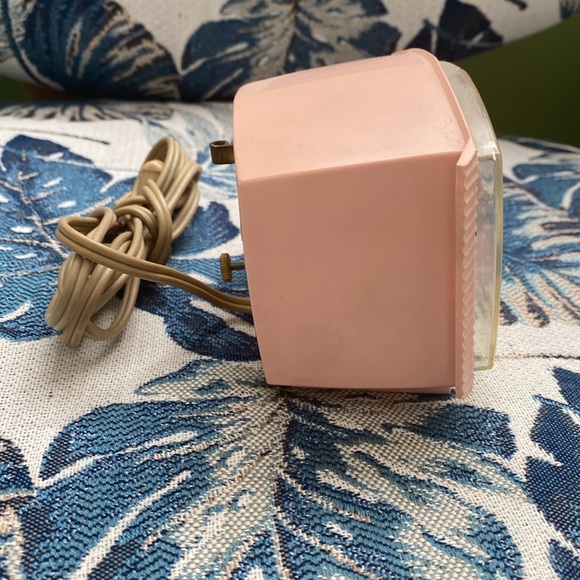 1970s Vintage Westclox Electric Pink Clock ( for parts) - Picture 5 of 5